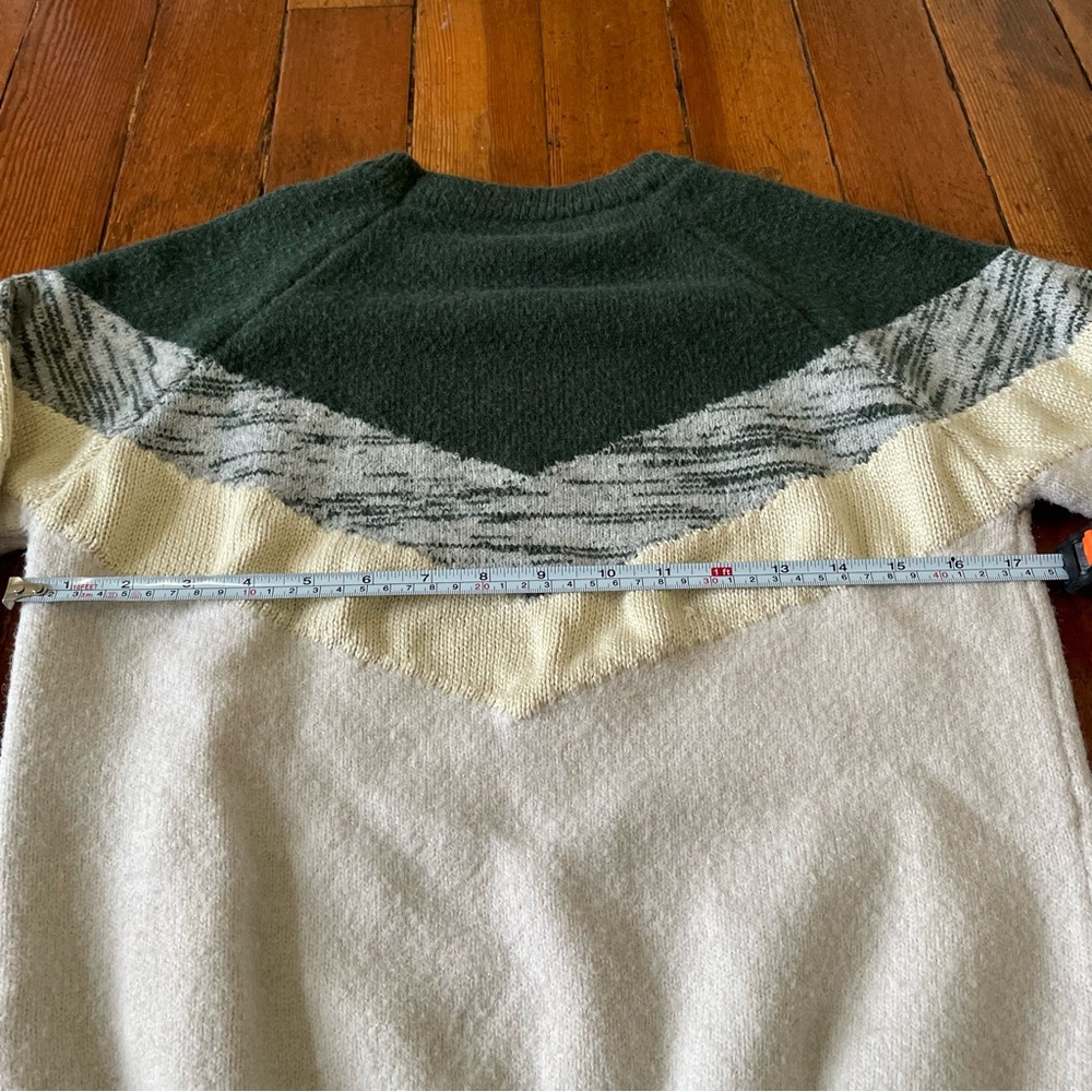 Chevron Pattern Sweater - Picture 5 of 6